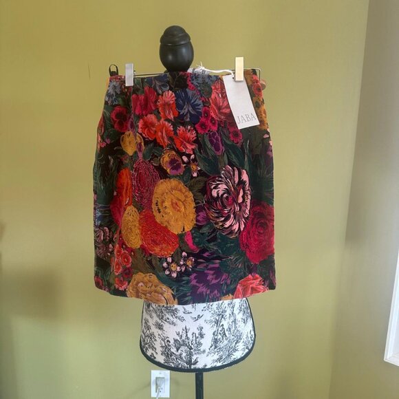 JABA NWT CRUSHED VELVET MINI SKIRT - Picture 4 of 7